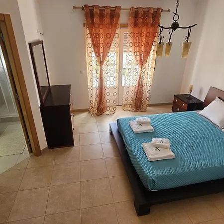 Surfando No Baleal 8 Pessoas